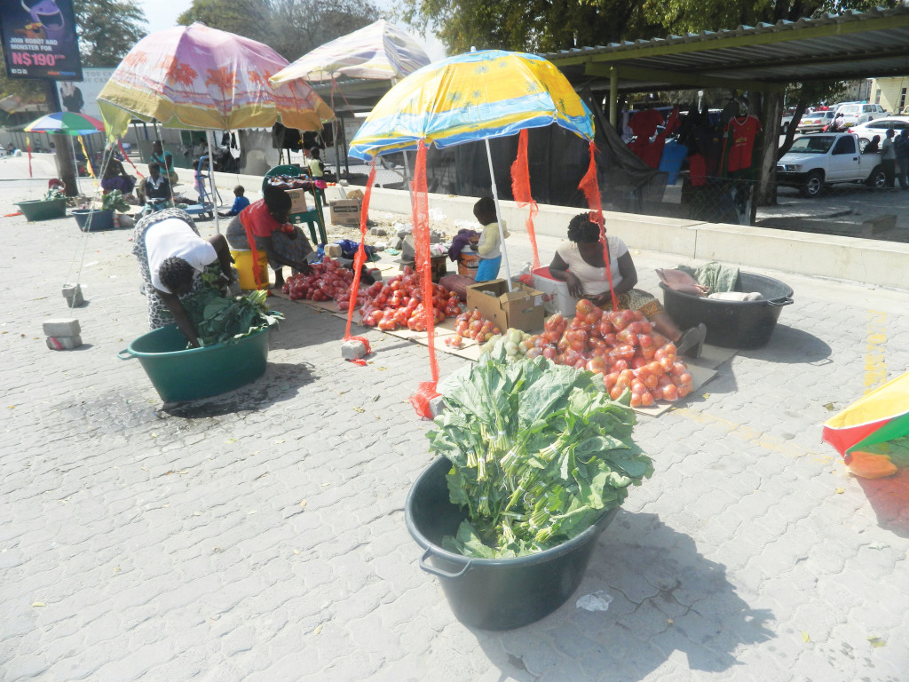 street-vendors-tomatoes