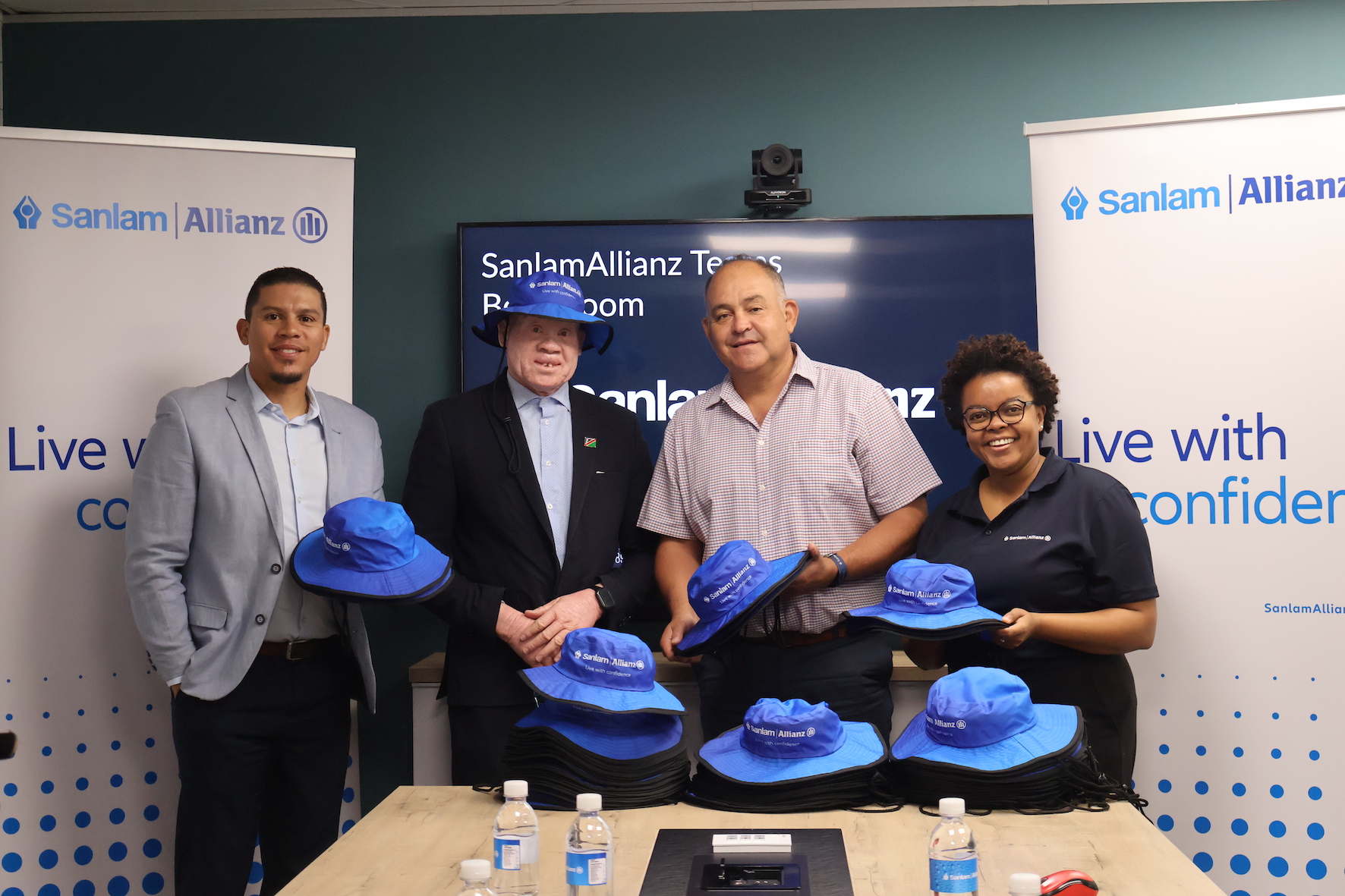 SanlamAllianz donates 3900 protective sun hats to association for Albinos
